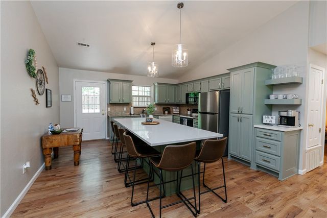 8 Winchester Lane, Bella Vista, AR 72715