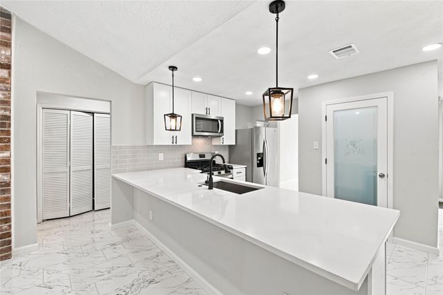 11123 Rippling Meadows Drive, Houston, TX 77064