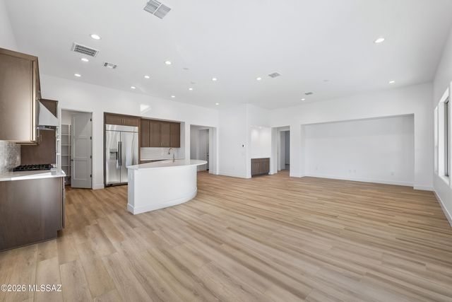 66101 E Cactus Lane, Tucson, AZ 85739