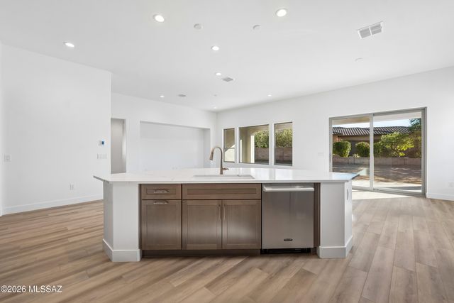 66101 E Cactus Lane, Tucson, AZ 85739