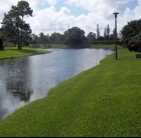 6304 Dockside Circle, Greenacres, FL 33463
