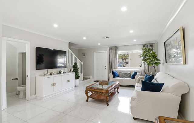 6304 Dockside Circle, Greenacres, FL 33463