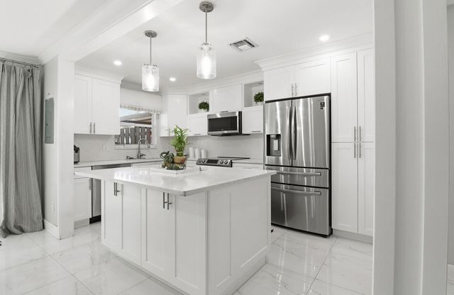 6304 Dockside Circle, Greenacres, FL 33463