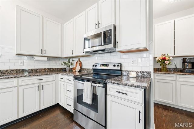 3520 Canal Street, St Charles, MO 63301