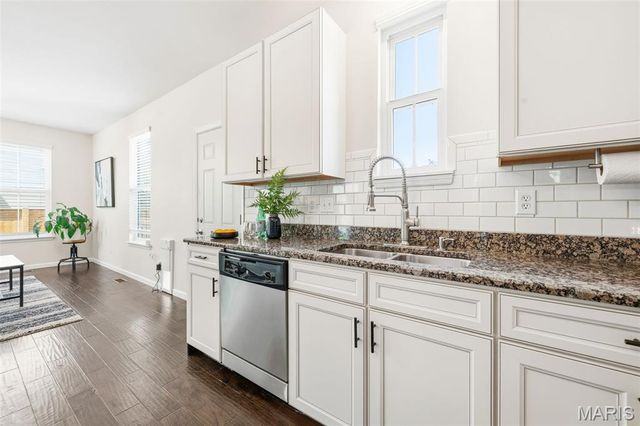 3520 Canal Street, St Charles, MO 63301
