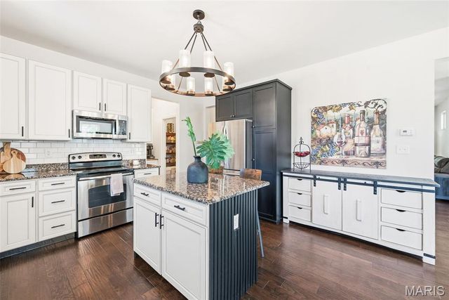 3520 Canal Street, St Charles, MO 63301