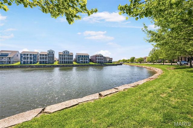 3520 Canal Street, St Charles, MO 63301