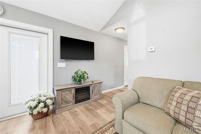 3520 Canal Street, St Charles, MO 63301