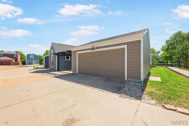 3520 Canal Street, St Charles, MO 63301