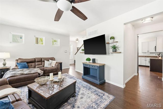3520 Canal Street, St Charles, MO 63301