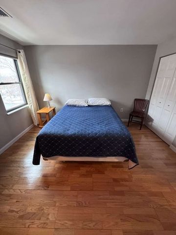 20 Central St 215, Salem, MA 01970