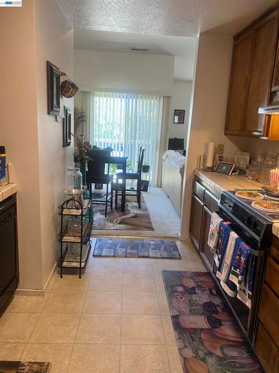 Image 16 of property listing at 999 Porter Ave 4, Stockton, CA 95207