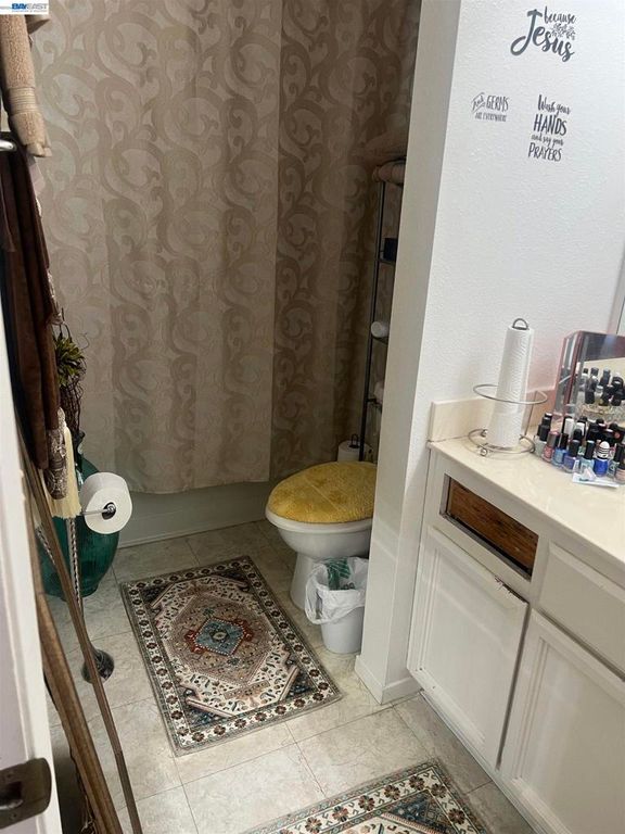 Image 24 of property listing at 999 Porter Ave 4, Stockton, CA 95207
