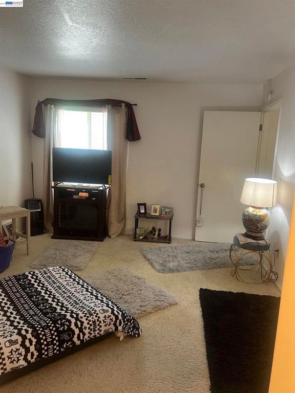 Image 5 of property listing at 999 Porter Ave 4, Stockton, CA 95207