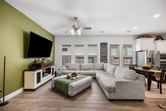 122 Hidden Peak Drive, Montgomery, TX 77316