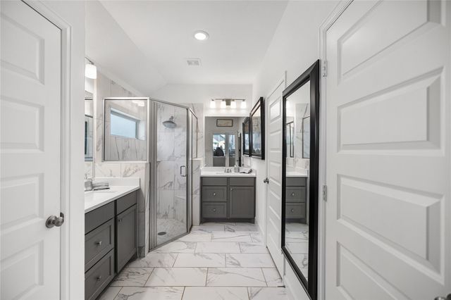 122 Hidden Peak Drive, Montgomery, TX 77316