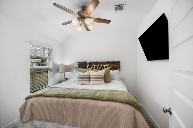 122 Hidden Peak Drive, Montgomery, TX 77316