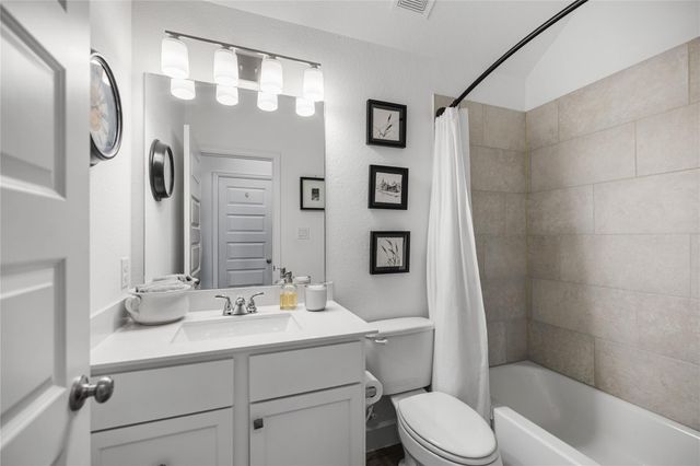 122 Hidden Peak Drive, Montgomery, TX 77316