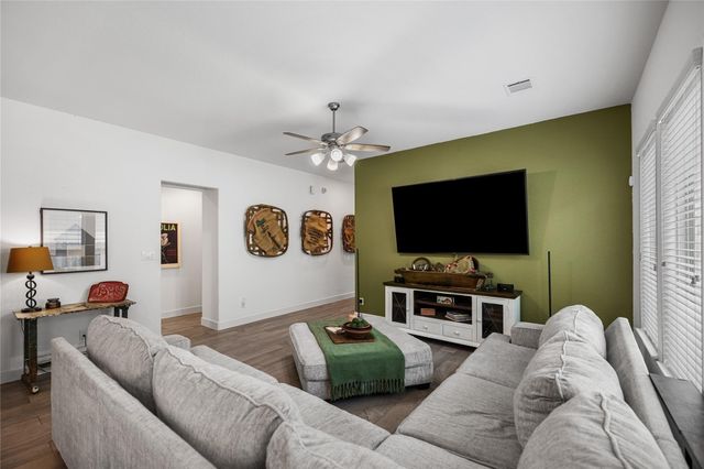 122 Hidden Peak Drive, Montgomery, TX 77316