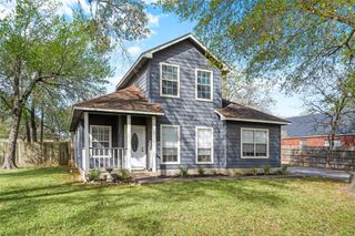 301 Buckeye TRL, La Grange, TX 78945