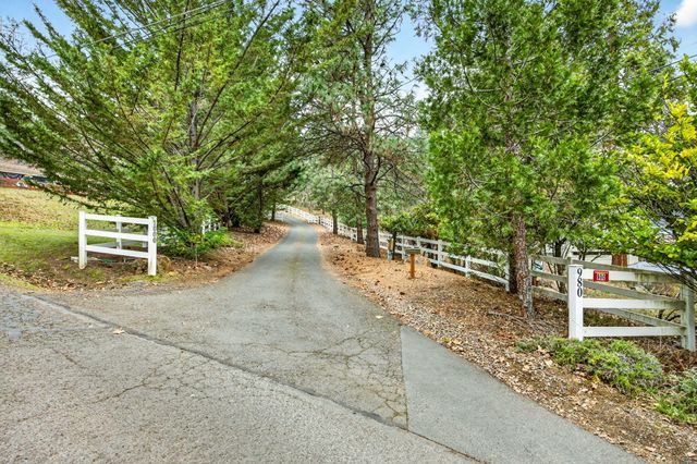 1000 Hill Street, Jacksonville, OR 97530