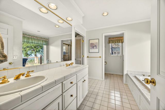 1000 Hill Street, Jacksonville, OR 97530