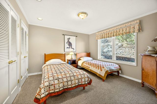 1000 Hill Street, Jacksonville, OR 97530