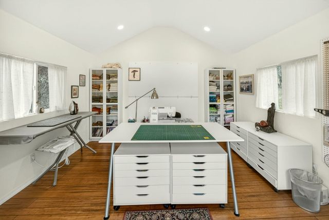 1000 Hill Street, Jacksonville, OR 97530