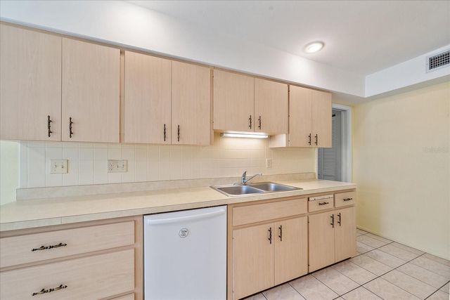 3527 52ND AVENUE W, Bradenton, FL 34210