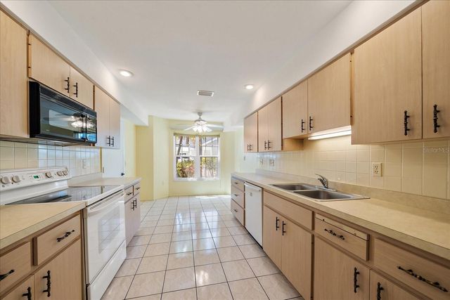 3527 52ND AVENUE W, Bradenton, FL 34210