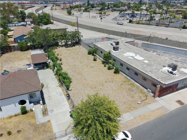 1371 N La Cadena, Colton, CA 92324
