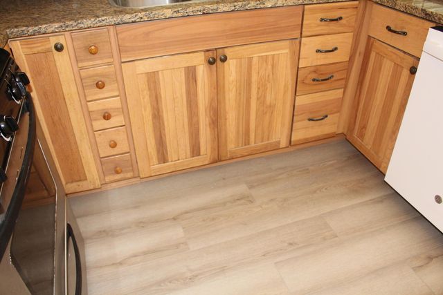 307 N Orange Avenue, Exeter, CA 93221