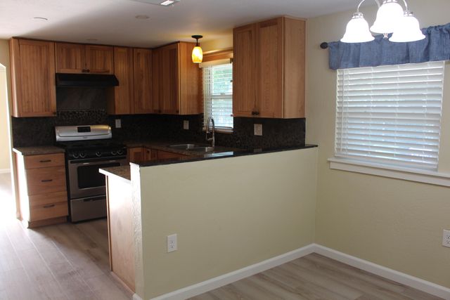 307 N Orange Avenue, Exeter, CA 93221