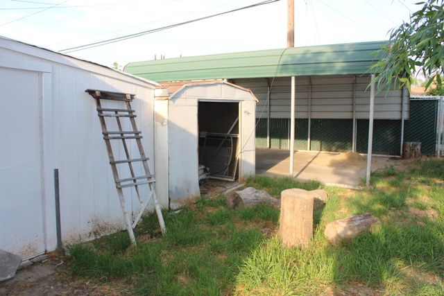 307 N Orange Avenue, Exeter, CA 93221