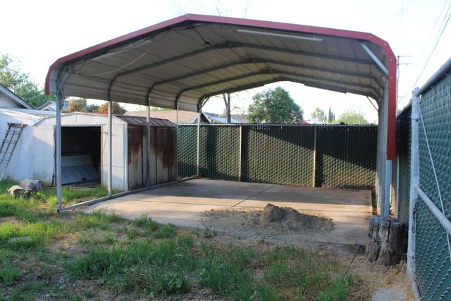 307 N Orange Avenue, Exeter, CA 93221