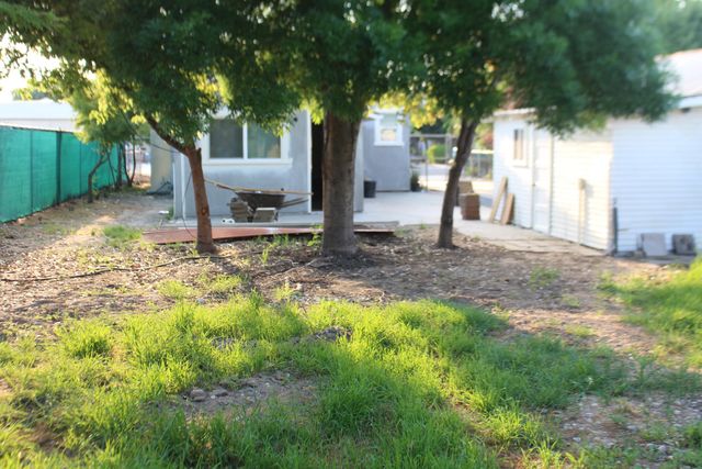 307 N Orange Avenue, Exeter, CA 93221