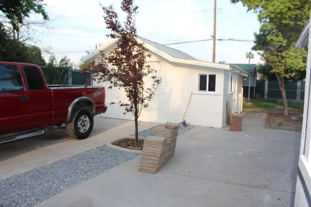 307 N Orange Avenue, Exeter, CA 93221