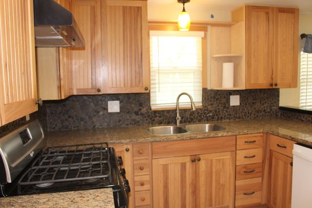 307 N Orange Avenue, Exeter, CA 93221