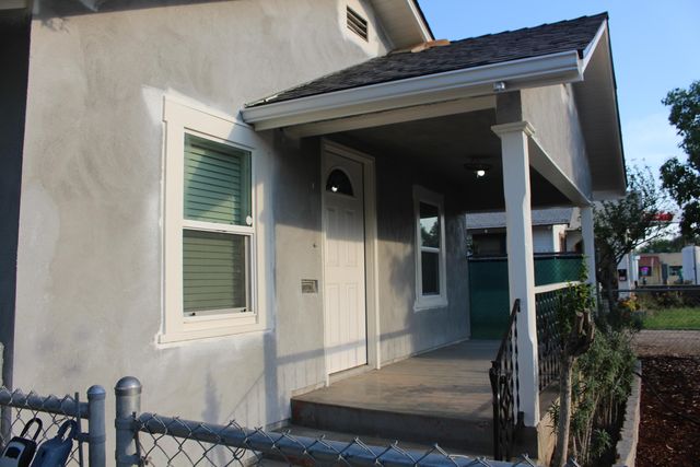 307 N Orange Avenue, Exeter, CA 93221