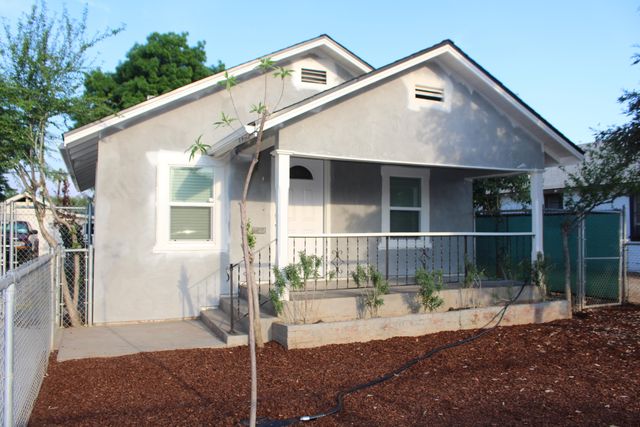 307 N Orange Avenue, Exeter, CA 93221