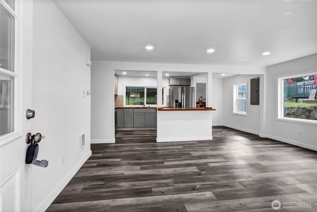 12034 68th Avenue S, Seattle, WA 98178