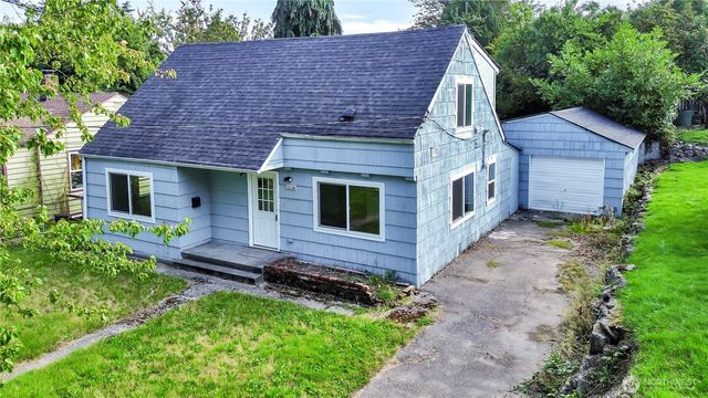 12034 68th Avenue S, Seattle, WA 98178