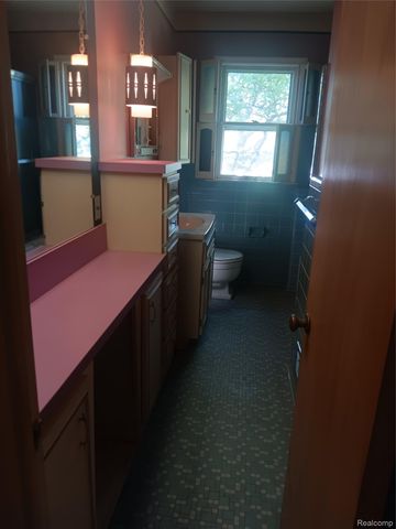 967 Washington Road, Grosse Pointe, MI 48230