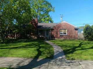 967 Washington Road, Grosse Pointe, MI 48230