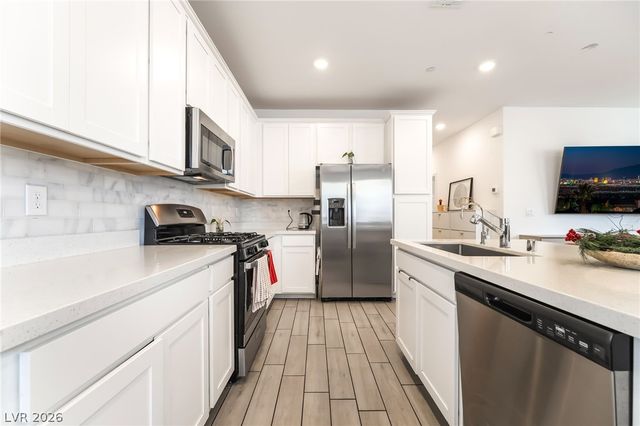 328 Owens Peak Drive, Henderson, NV 89015