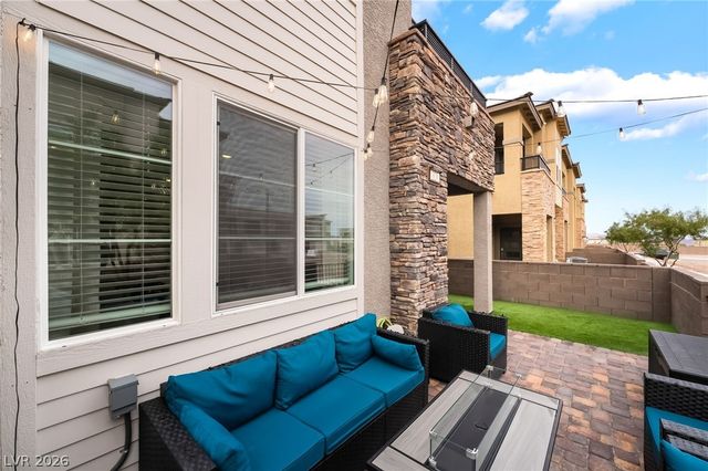 328 Owens Peak Drive, Henderson, NV 89015