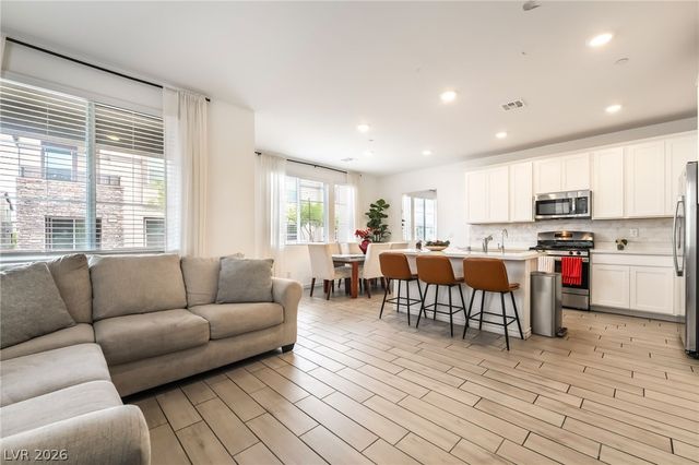 328 Owens Peak Drive, Henderson, NV 89015