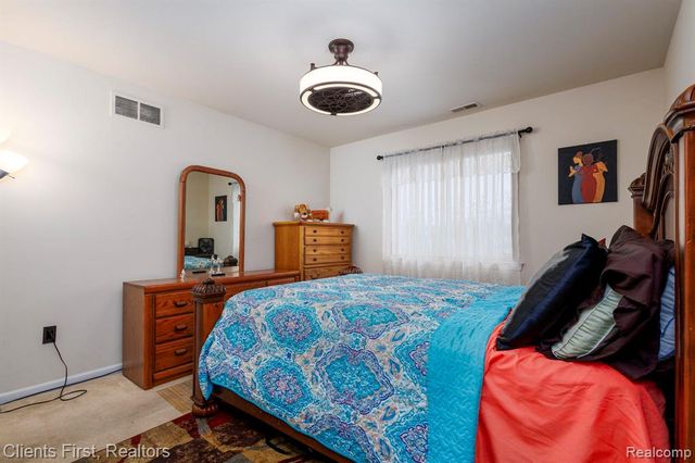 21271 Little River Boulevard, Clinton Township, MI 48036