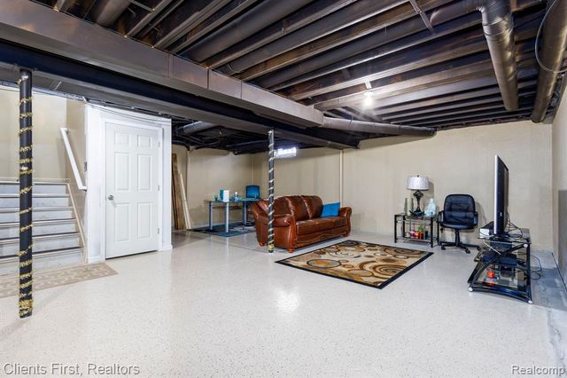 21271 Little River Boulevard, Clinton Township, MI 48036