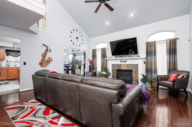 21271 Little River Boulevard, Clinton Township, MI 48036